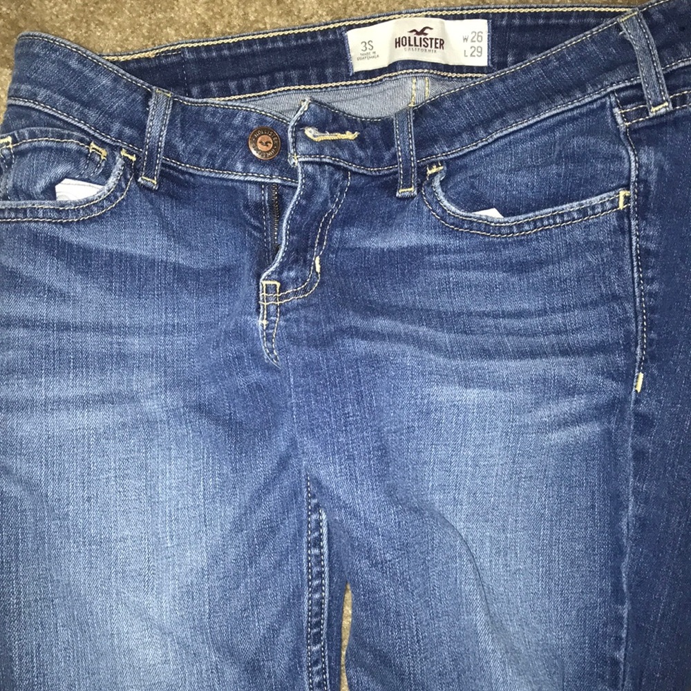 Hollister size 3short waist 26 length 29